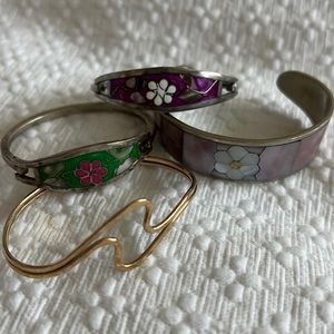 4 little girls bracelets